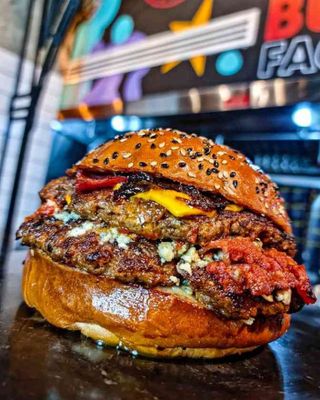 FACTORY S DOUBLE DECKER BURGR 550GR
