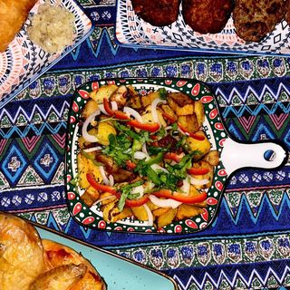 ოჯახური ქათმის ხორცით