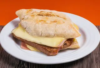 Prego em Pao Misto