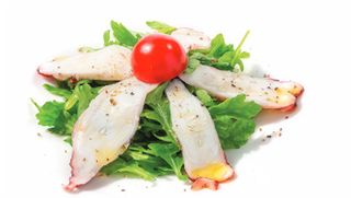 06. Ensalada Mixta con Pulpo