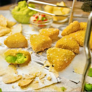 Nachos Rellenos de Guacamole