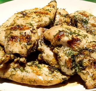 Пилешки филенца с копър и чесън (200г)