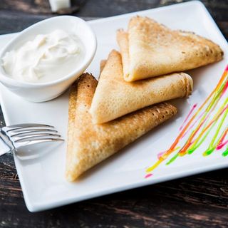 Блины со сметаной