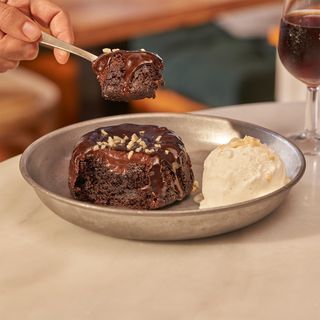 Bizcocho templaito de chocolate