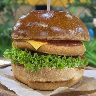 Бургер з курячою котлетою (319г)