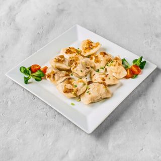 Mix pierogów podawanych z cebulką 10 szt.