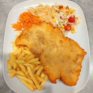 Filet z kurczaka z frytkami