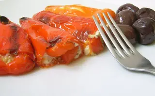 peperoni di florina ripieni di feta
