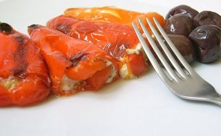 peperoni di florina ripieni di feta