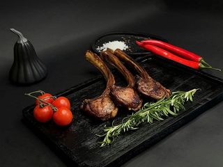 Шашлик з баранячого каре     (замовлення приймаються від 200грам) (100g)