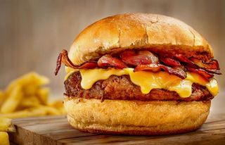 Hamburger,bacon,doppio cheddar