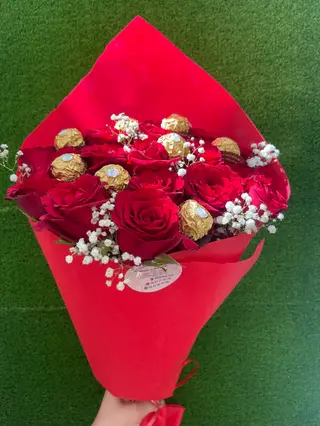 Bouquet 35 Fleurs Et 10 Ferrero