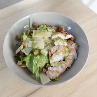 Салата айсберг с пиле (320г)