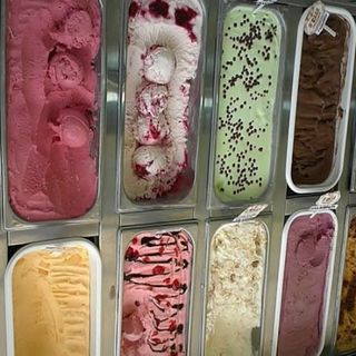 Helado grande de tarta de fresa (460 ml.)