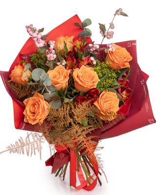 Buchet de toamnă cu trandafiri