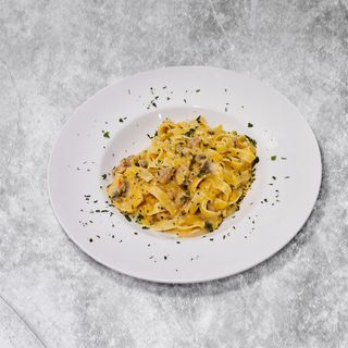 Tagliatele Salsiccia e Funghi 