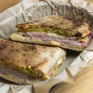 Bocadillo Cubanito