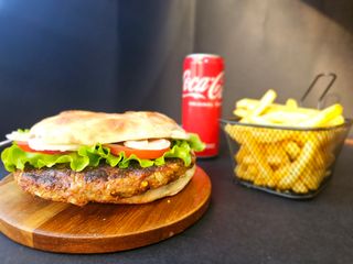 Velika leskovačka 300g + pomfrit 200g + Coca-Cola 0.33l