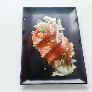 145 Shake Tataki 8pz Salmone Scottato Con Salsa Tataki