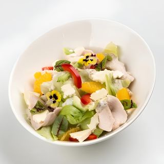 Салат с курицей и апельсином