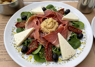 Salada Presunto