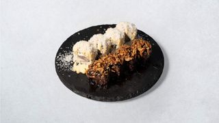 963. Yin & Yang Roll + Coca-Cola 0,5l
