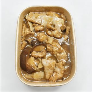 80. Manzo con bambù e funghi