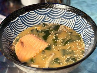 MISO ZUPA Z  ŁOSOSIEM (400ml)