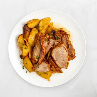 Teleće pečenje s prilogom 300 g