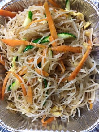 18 Spaghetti di riso con verdure