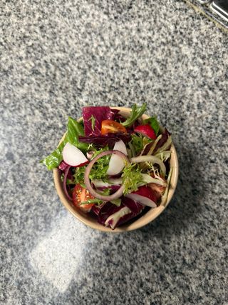 Mix sałat z dressingiem balsamicznym