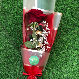 Rose à donné  avec chocolat