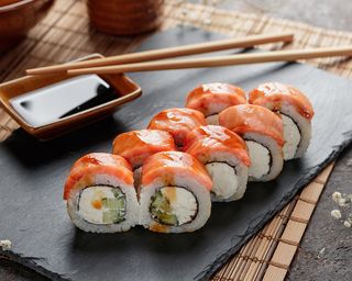 ролл "филадельфия" запеченная