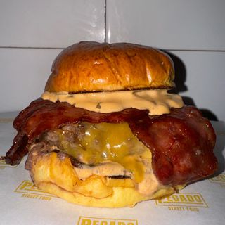 Burger Baconera + Patatas Fritas