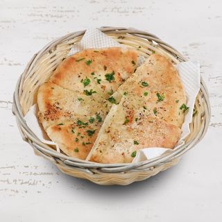 Cesto de Pão Pita de Alho e Ervas
