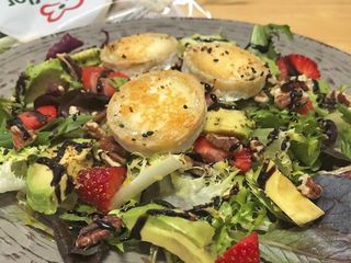 Ensalada De Queso De Cabra Y Nueces