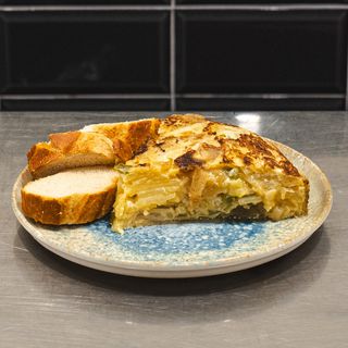 Pincho De Tortilla De Patatas Con Cebolla