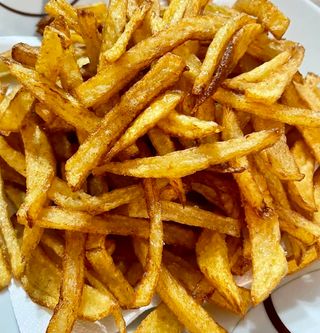 Cartofi proaspeti iuti