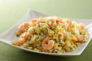 26. Arroz Frito Con Gambas(no incluido salsa agridulce)