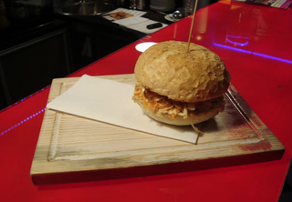 Kebab burger z serem