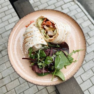 Тортілья з кріспі куркою 