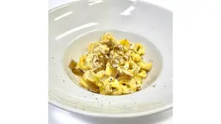 Tortellini in Crema di Parmigiano e Nero Pregiato