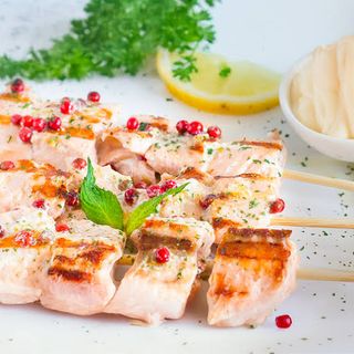 252. Spiedini di salmone