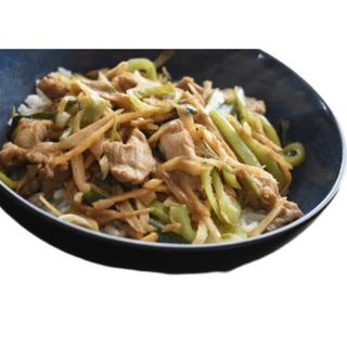 Pollo Con Jengibre Y Cebollines