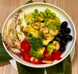 Poke regular