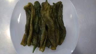 Pimientos fritos para 3-4 personas 