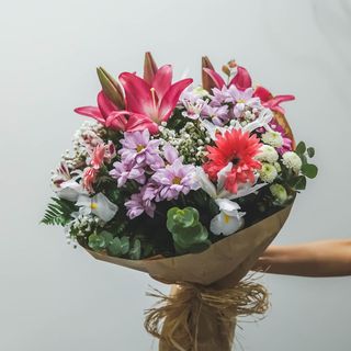 Ramo primaveral rosa (M)