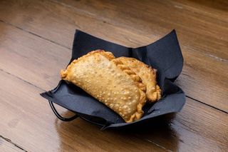 Empanada Argentina de Pollo Loco
