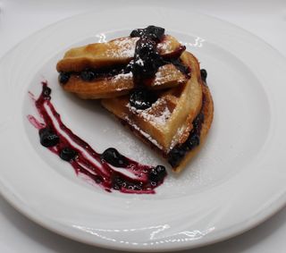 Waffle cu dulceața de afine