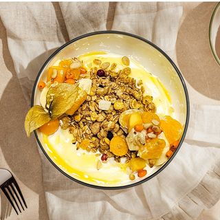 Granola cu fructe de sezon